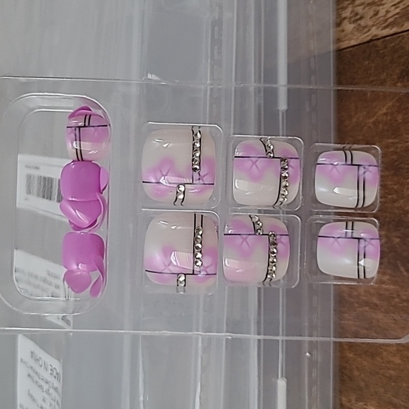 2/$16 Pink Floral Rhinestone Press on Toenails - Picture 16 of 17
